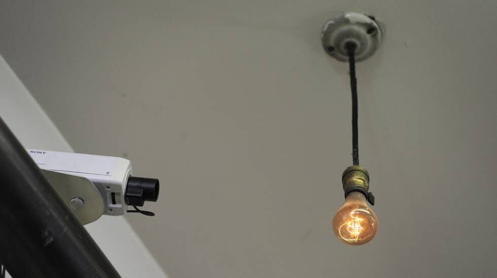 A lâmpada acesa mais antiga do mundo, numa central dos Bombeiros de Livermore, na Califórnia