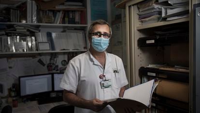 O médico Òscar Miró, coordenador de pesquisa do serviço da Emergência do Hospital Clínic, de Barcelona.