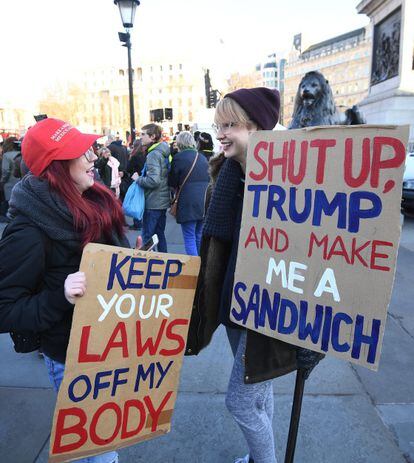 Esquerda: “Mantenha suas leis fora do meu corpo.” Direita: “Cale a boca, Trump, e me faça um sanduíche”.
