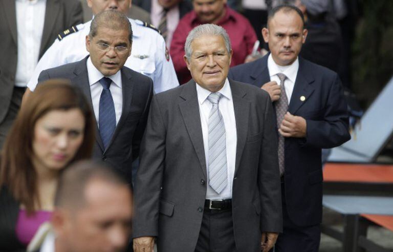 Salvador Sánchez Cerén, no centro