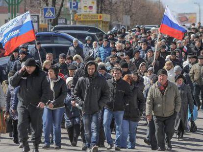 Um grupo pró-Rússia pede a liberdade de colegas presos pelo separatismo.