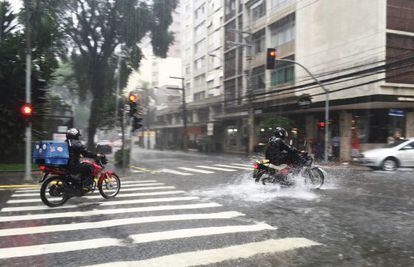 Ruas alagadas pela chuva em S&atilde;o Paulo.
