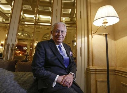 William Haseltine, no café do Hotel Ritz de Madri
