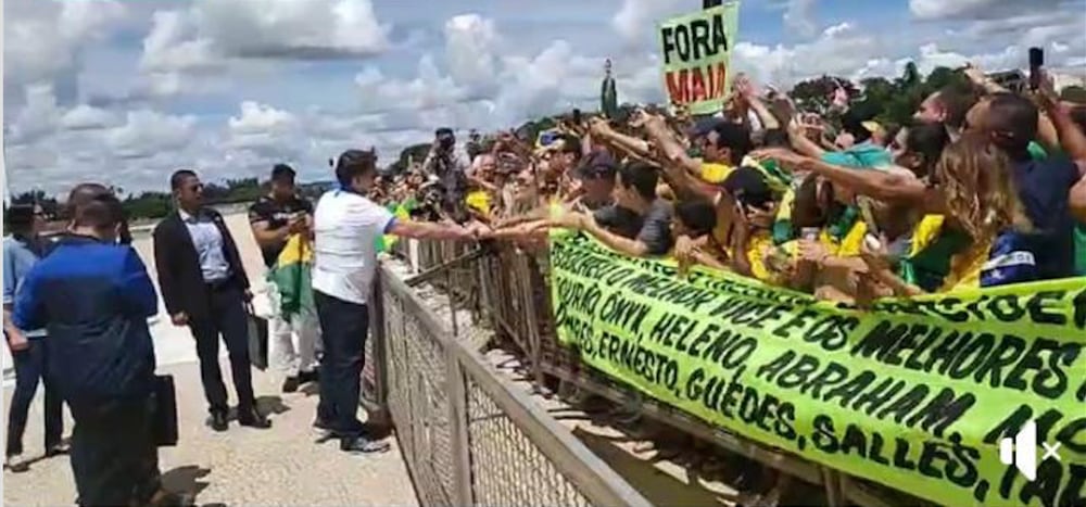 A loucura autoritária do Planalto, em plena crise do coronavírus, ameaça o trabalho no Ministério da Saúde