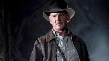 Harrison Ford em ‘Indiana Jones e o Reino da Caveira de Cristal’, o filme que demonstrou que em 2008 já éramos tão nostálgicos dos anos oitenta como somos agora. O ator tinha 65 anos.