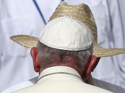 Papa não faz nenhuma crítica aos Castro em sua viagem a Cuba