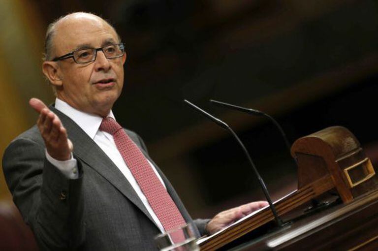 O ministro da Fazenda da Espanha, Cristóbal Montoro, durante seu discurso no plenário do Congresso dos Deputados.