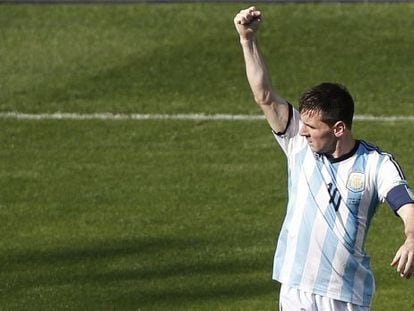 Messi comemora seu gol.