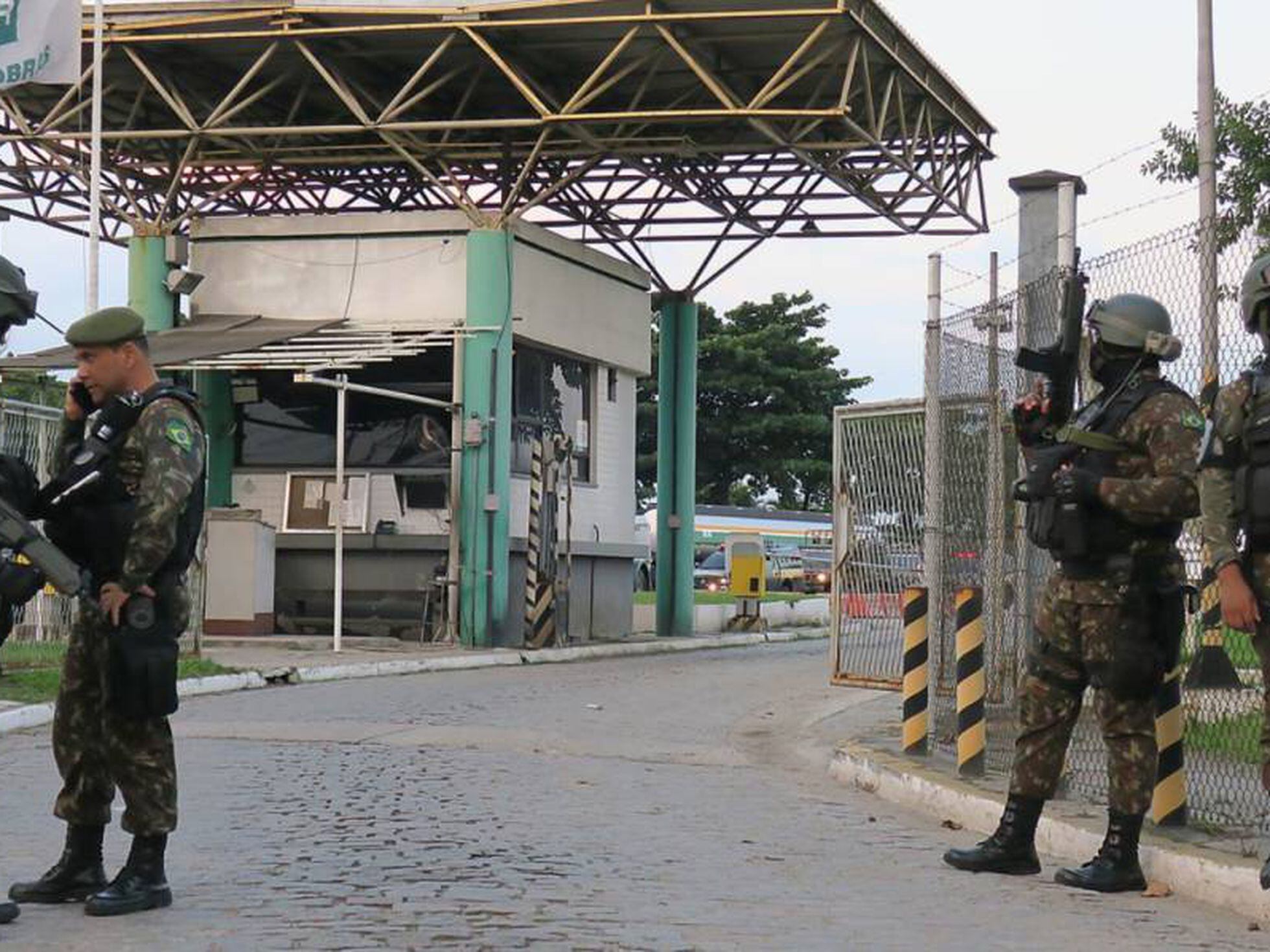 Fontes militares cobram recados mais duros do Brasil para a