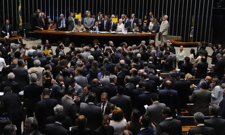 Os deputados na sessão desta quarta-feira.