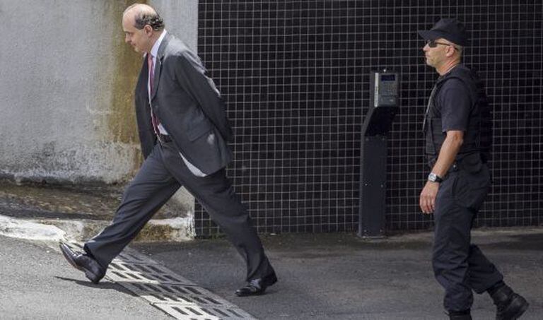 Presidente da Camargo Corrêa, Dalton Avancini deixa Superintendência da PF em Curitiba em fevereiro para mais um depoimento na Justiça Federal do Paraná. Ele é o mais recente empreiteiro detido a aceitar o acordo de delação premiada.