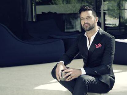 Ricky Martin lança novo álbum.