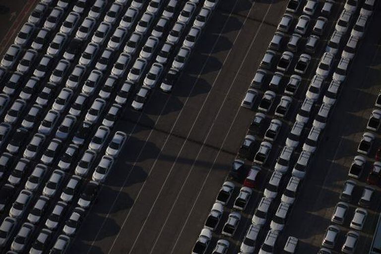 A indústria automobilística elevou seu investimento a níveis históricos no Brasil.