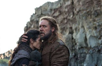 Jennifer Connelly e Russell Crowe em uma cena do filme ‘Noé’.