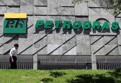 Fachada da sede da Petrobras, no Rio.