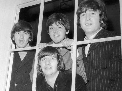 Os Beatles nos est&uacute;dios Twickenham em 1965. 