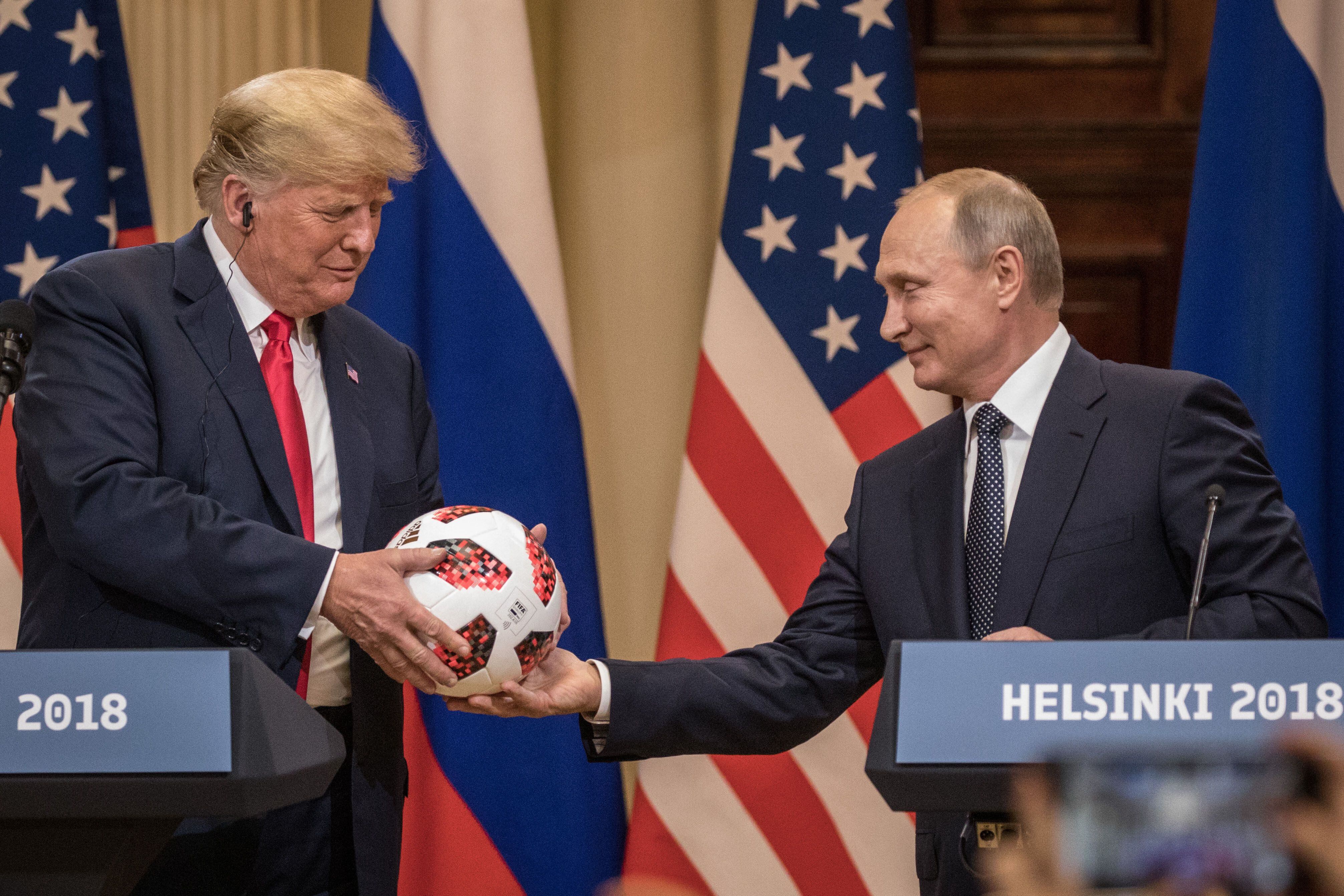 Donald Trump e Vladimir Putin na cúpula de Helsinque, em 2018. 