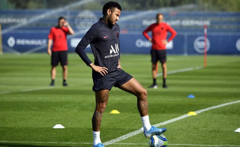 Neymar durante um treinamento do PSG.