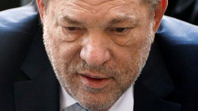 O produtor Harvey Weinstein chega ao tribunal que o condenou em Nova York, em 24 de fevereiro.