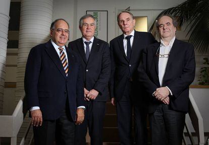 Da esquerda para a direita, os reitores Eugenio Gaudio (Sapienza), Rafael Garesse (Autônoma de Madri), Yvon Berland (Aix-Marselha), e Yvon Englert (Livre de Bruxelas).