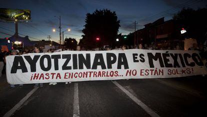 Guadalajara foi às ruas para pedir justiça aos 43 estudantes desaparecidos.