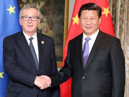 O presidente chinês, Xi Jingping, e o presidente da Comissão Europeia, Jean Claude Juncker, na reunião do G20, na Austrália.