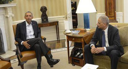 O presidente Obama com Eric Holder, na Casa Branca.
