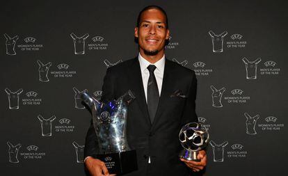 Van Dijk foi eleito melhor defensor e melhor jogador da temporada europeia.