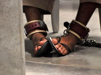 Apesar da transferência de 15 detentos para os Emirados Árabes Unidos, parece improvável que o presidente consiga fechar a penitenciária, que ainda mantém 61 prisioneiros