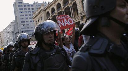Manifestantes durante o primeiro ato, na última sexta-feira.