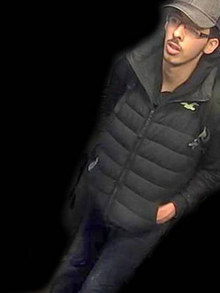 O terrorista suicida Salman Abedi na noite do atentado.