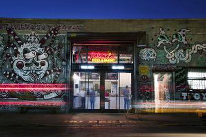 Fachada do 'take away' da pizzaria Roberta's, em East Williamsburg, Nova York.
