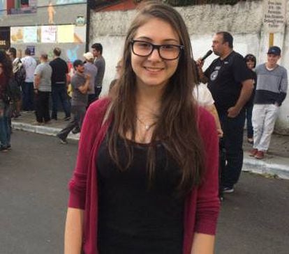 A estudante Maythe Fialla, do Colégio Estadual do Paraná, é contra as ocupações.