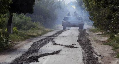 Um tanque ucraniano em região de fronteira.