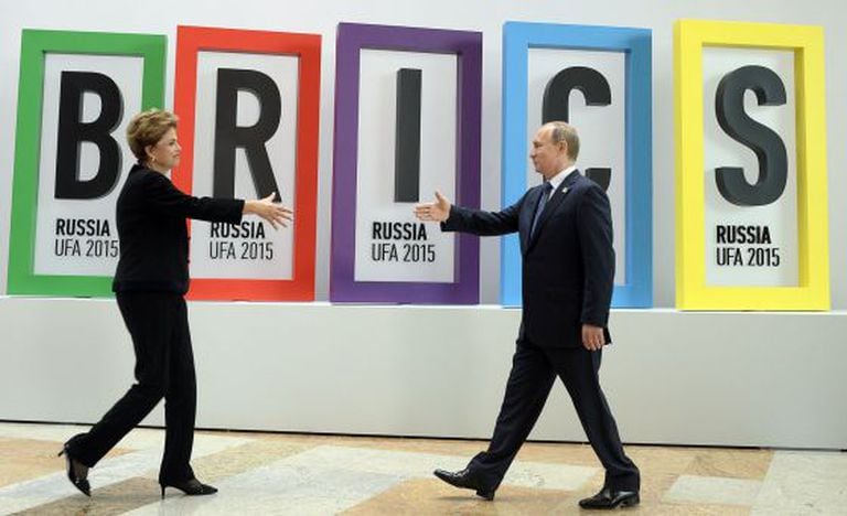 Dilma Rousseff e Vladimir Putin na abertura do encontro dos BRICS na Rússia, nesta quinta-feira.