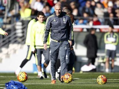 Zidane, em seu primeiro treino como técnico do Real.