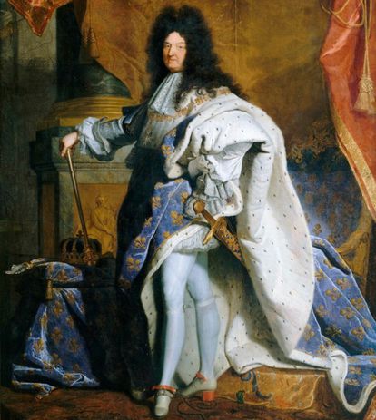 Luis XIV com saltos altos vermelhos em retrato de Hyacinthe Rigaud (1701)