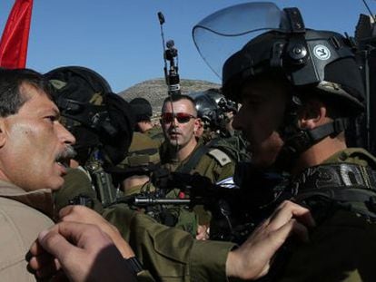 Morre um ministro palestino depois de um incidente com soldados e colonos israelenses
