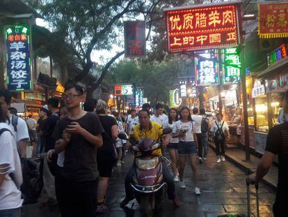 Uma das ruas do bairro muçulmano no centro de Xian (China)