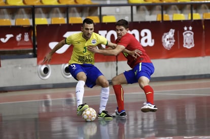 Brasil jogou amistoso na Espanha, em novembro de 2020, patrocinado por uma empresa espanhola e bancado pela Federação local.