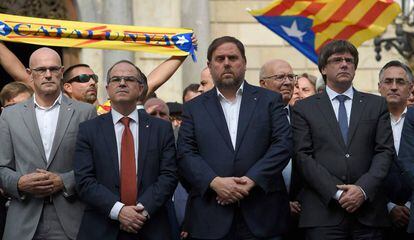 Autoridades catalãs em protesto contra a violência policial
