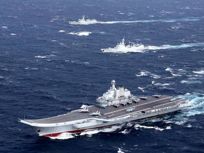 O porta-aviões chinês ‘Liaoning’ no mar do sul da China, no final de dezembro.