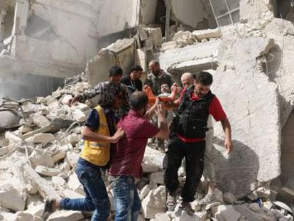Forças de Assad bombardearam bairros rebeldes depois do fracasso da diplomacia