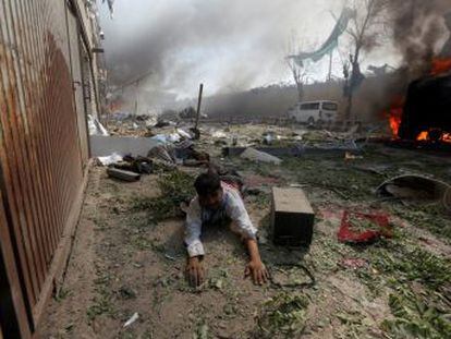 Embaixadas e um hospital foram atingidos na capital do Afeganistão; talibãs negam envolvimento no atentado