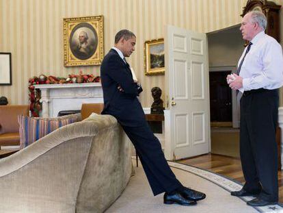 Obama e o atual diretor da CIA, em 2012.