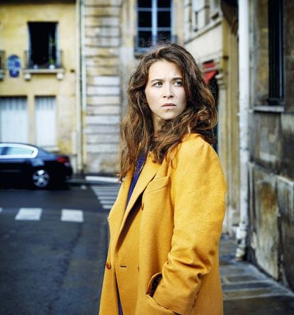 A escritora francesa Emma Becker, em Paris.
