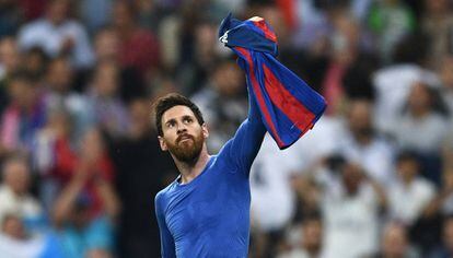 Messi exibe a camisa 10 e cala o Bernabéu.