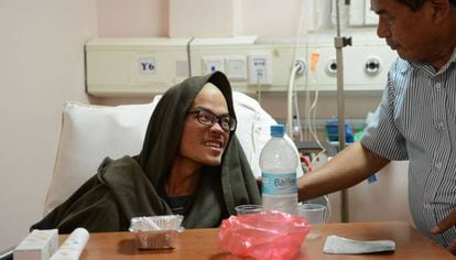 Liang Sheng-yueh, em um leito do Hospital de Katmandu, nesta quarta-feira.