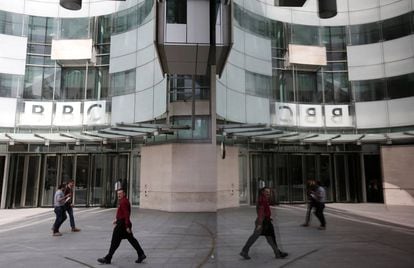 A entrada principal da sede da BBC, em Londres.