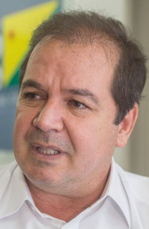 O candidato à reeleição pelo PT, Tião Viana. 